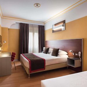Camera familiare con letto king size